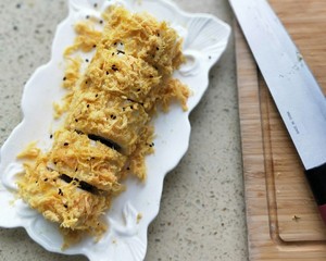 Golden Pork Floss Sushi recipe
