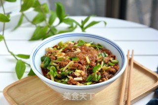 Stir-fried Noodles with Minced Pork and Chili recipe