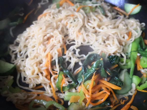 Vegetarian Fried Instant Noodles recipe