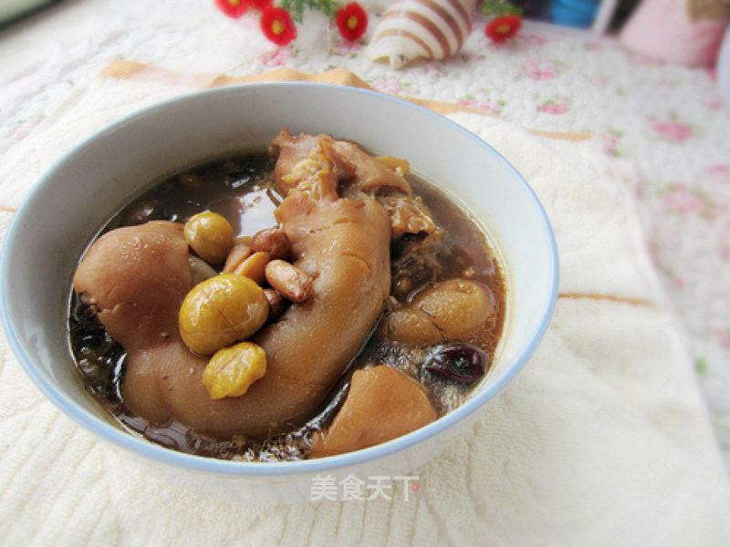 Chestnut and Red Dates Hoof Soup recipe
