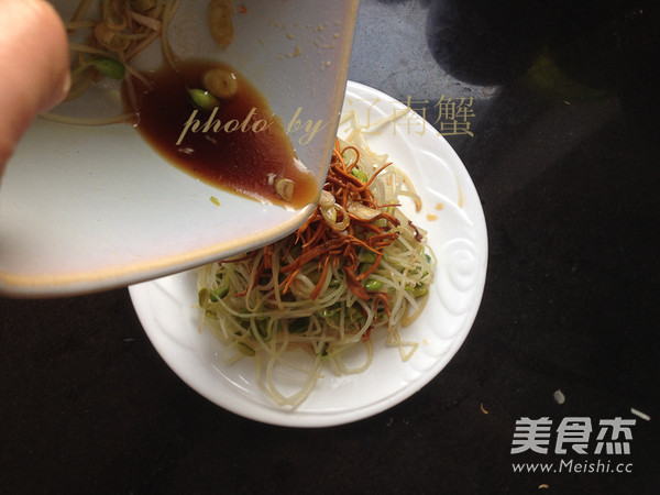 Cordyceps Flower Mixed with Bean Sprouts recipe
