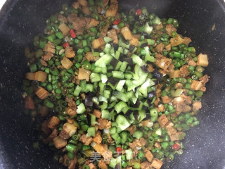 Stir-fried Cowpea with Twice-cooked Pork and Chili recipe