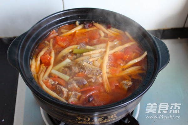 Tomato Beef Daylily Soup recipe