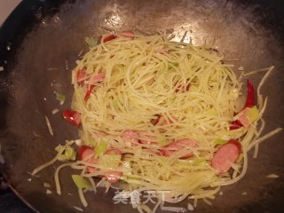 Stir-fried Shredded Potatoes with Ham recipe