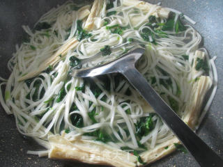 Noodle Soup with Vegetable Core and Dried Yuba recipe