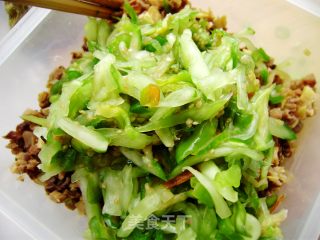 Home-cooked Staple Food-stuffed Buns with Cucumber and Green Pepper recipe