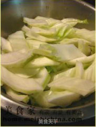 Stir-fried Spicy Cabbage with Chicken Gizzard Flowers recipe