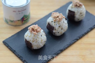 Quinoa Tuna Onigiri recipe