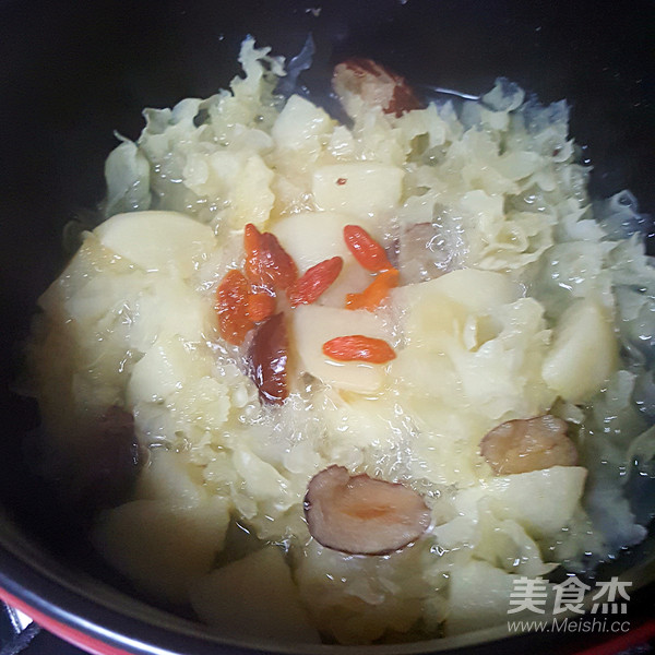 White Fungus Soup recipe