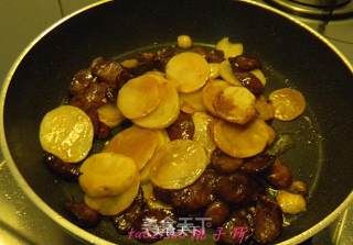 Spicy Sausage with Potatoes recipe