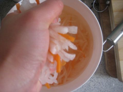 Shredded Radish Mixed with Jellyfish recipe