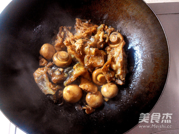 Stewed Mushroom with Sea Cucumber recipe