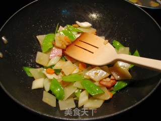 Stir-fried Orchid with Ham and Tapioca recipe