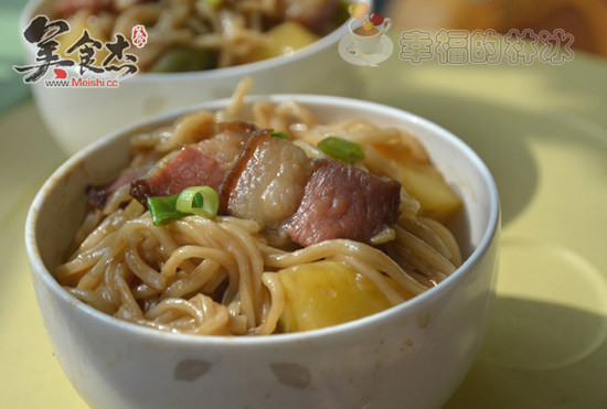 Braised Noodles with Bacon, Potatoes and Beans recipe