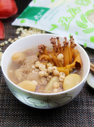 Kapok and Job's Tears Soup for Removing Dampness