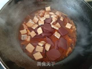 Lean Pork with Tofu and Pork Blood recipe