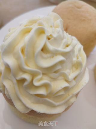 Obsessive-compulsive Disorder Gospel ~ Butter Cream Cupcakes (with Cream Frosting Method) recipe