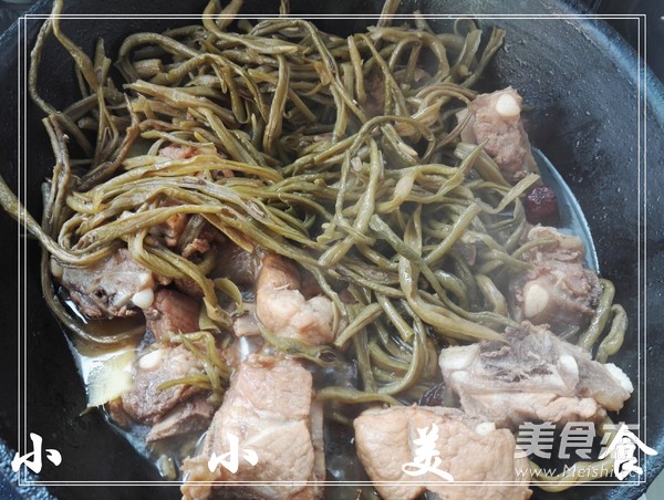 Stewed Pork Ribs with Dried Beans recipe