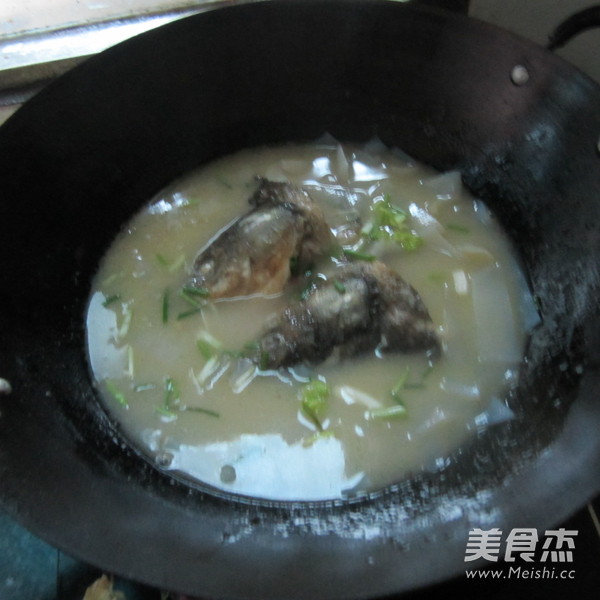 Fish Head Stewed Noodles recipe