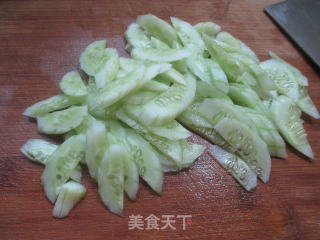 Razor Clams Mixed with Cucumber recipe