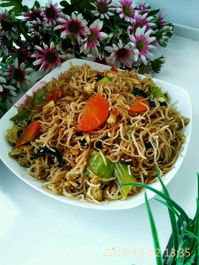 Fried Noodle with Vegetable and Egg recipe