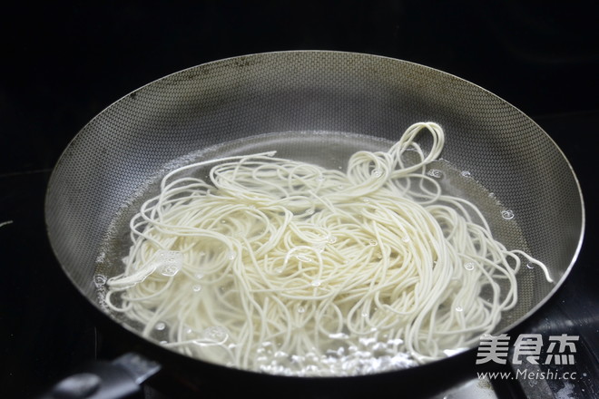 Vegetarian Sauce-flavored Noodles recipe