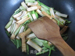 Fried Celery with Fish Tofu recipe