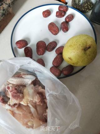 Stewed Chicken Soup with Red Dates and Pears recipe