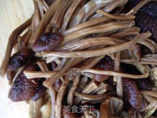 Braised Goose with Tea Tree Mushroom recipe