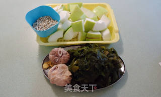 Seaweed, Winter Melon and Barley Soup recipe