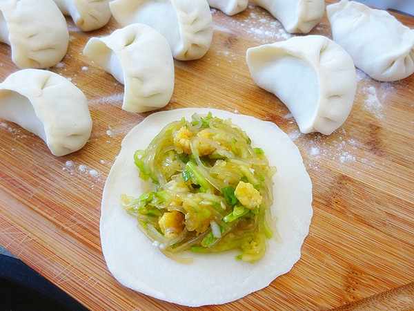 Steamed Dumplings with Cucumber and Egg recipe