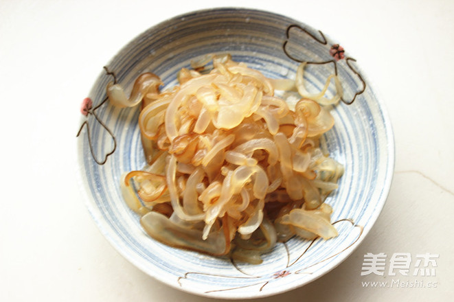 Jellyfish Mixed with Cabbage recipe