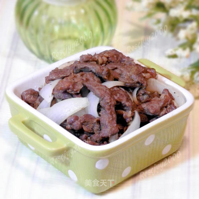 Fried Beef Tenderloin with Onions recipe