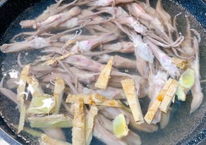 The Secret Sauce of The Combination of The North and South of The Scented Dried Duck Tongue recipe