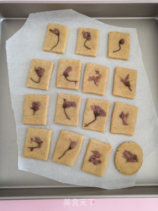 Sakura Crispy Cookies recipe