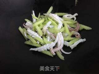 Fried Kale Bone with Fresh Squid recipe