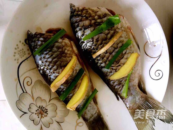 Steamed Crucian Carp recipe