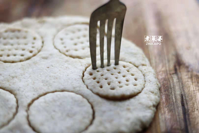 Whole Wheat Soda Crackers recipe