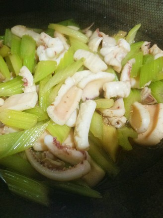 Fried Squid with Celery recipe