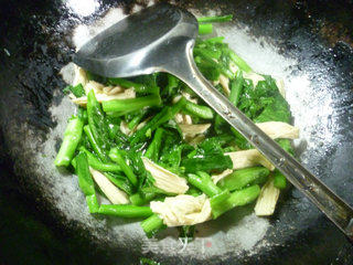 Stir-fried Rapeseed with Yuba recipe