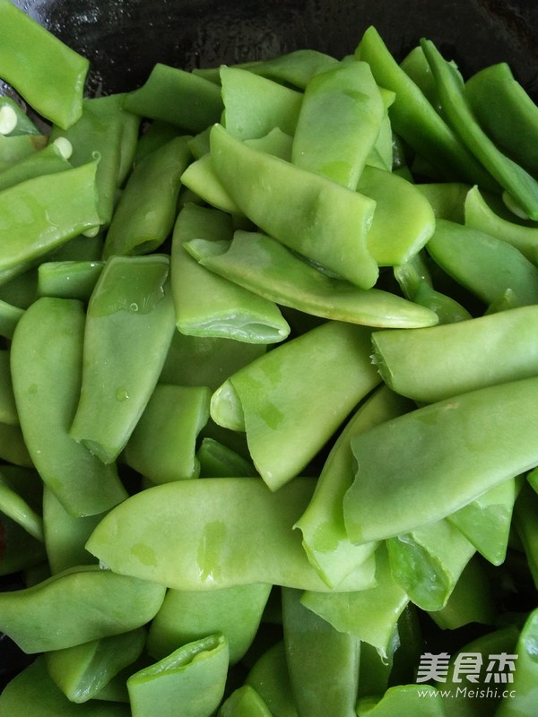 Stir-fried String Beans with Sausage recipe