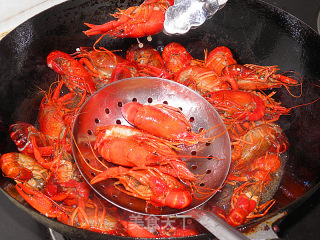 The Season of Fangs and Claws is Crazy-[spicy Crayfish] recipe