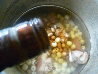 Peanuts, Lotus Seeds and Trotters Soup recipe