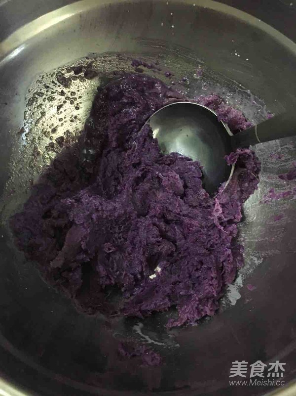 Purple Sweet Potato Bread Roll recipe