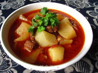 Beef Brisket Stewed with Radish recipe