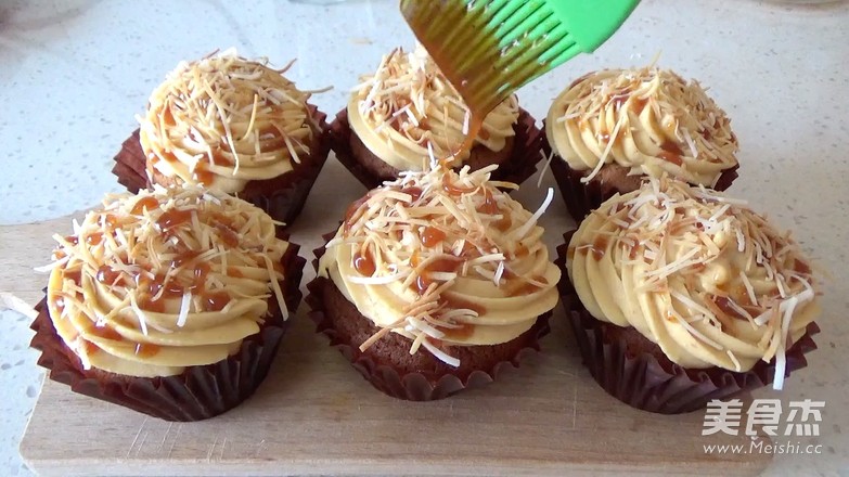 Caramel Cheese Cupcakes recipe