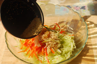 Enhance Appetite and Promote Digestion. Crystal Clear Cold Food-cold Salad Shredded Lettuce recipe