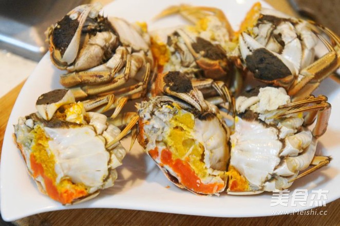 Fried Yangcheng Lake Hairy Crabs with Green Onion and Ginger recipe