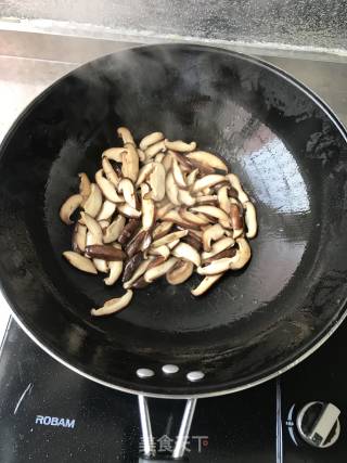 Stir-fried Rape with Mushrooms recipe