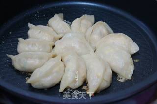 Fried Dumplings Stuffed with Cabbage and Mushrooms recipe